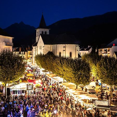 Gite Les Lys Fleurs Des Pyrenees Argelès-Gazost Exterior foto