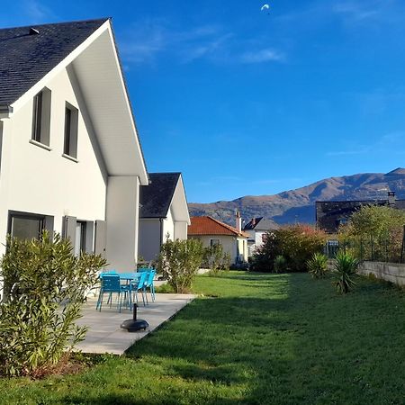 Gite Les Lys Fleurs Des Pyrenees Argelès-Gazost Exterior foto