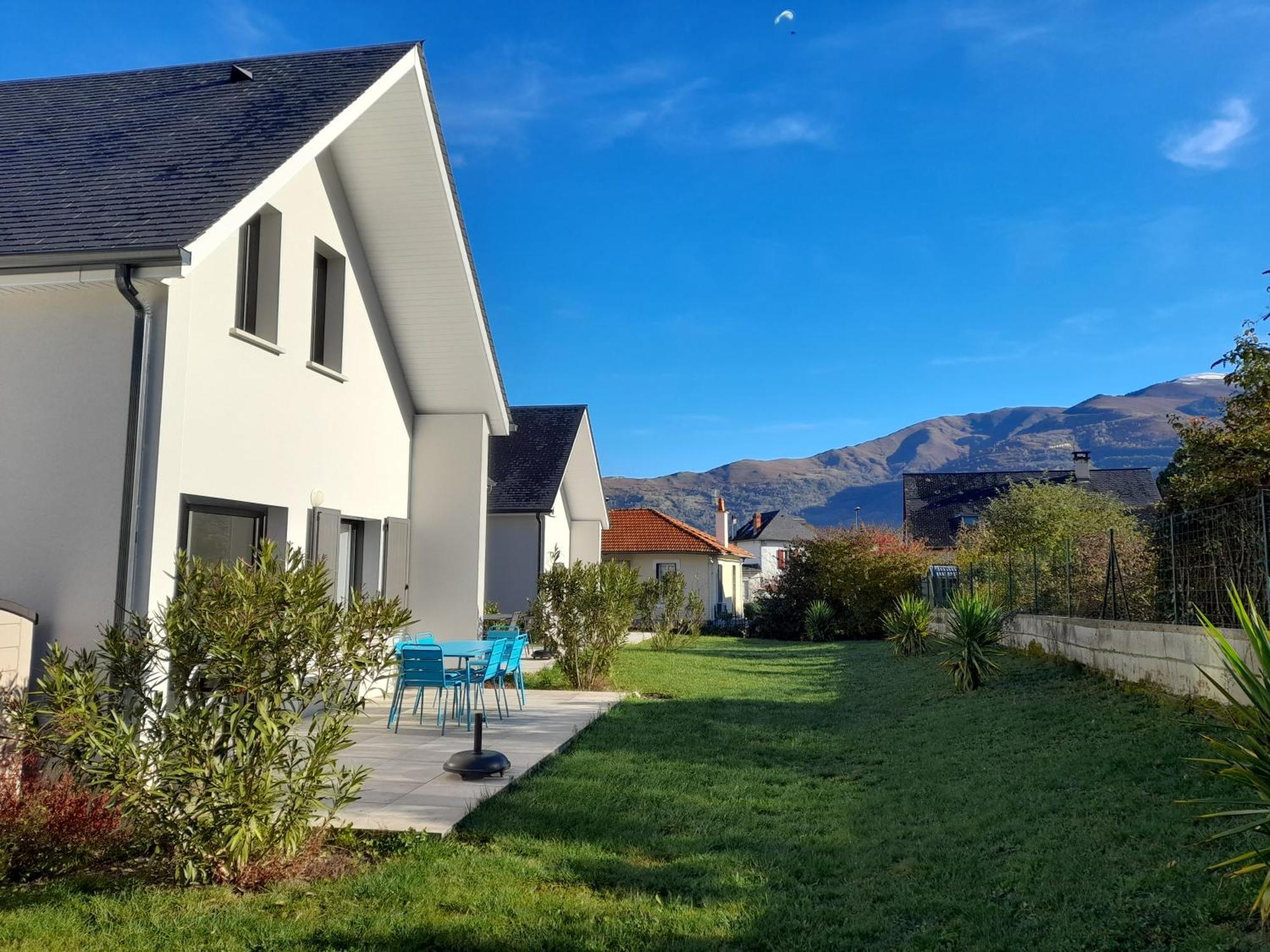 Gite Les Lys Fleurs Des Pyrenees Argelès-Gazost Exterior foto
